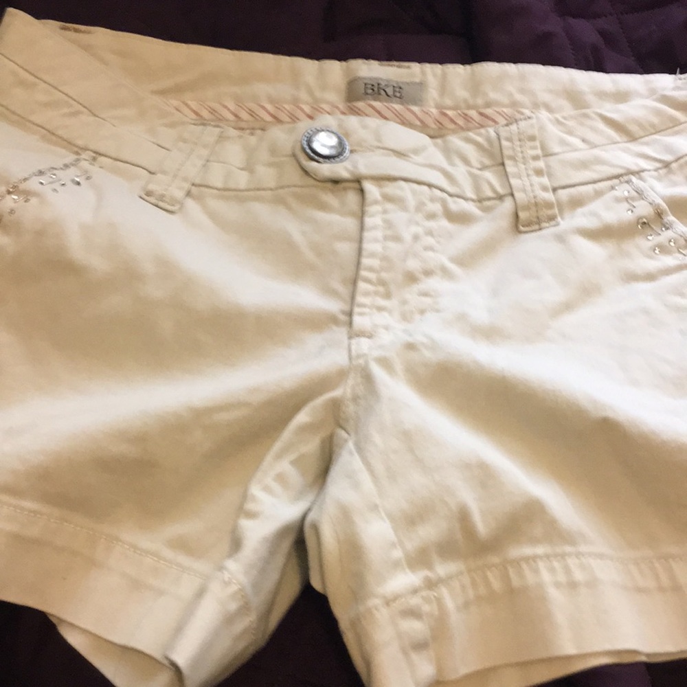 Shorts - Picture 2 of 3